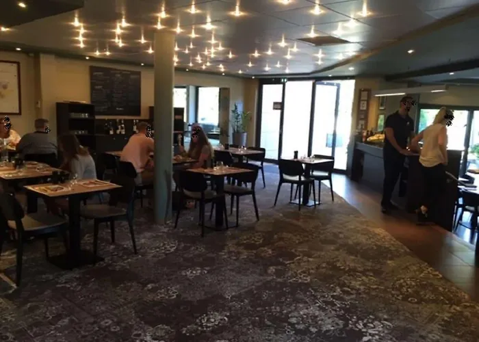 诺沃特巴耶酒店 酒店 4*